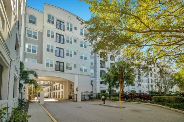 MLS: O6087321 Condo For Sale