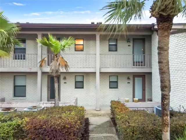 MLS: O6087499 Condo For Sale