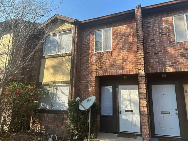 MLS: O6088733 Condo For Sale