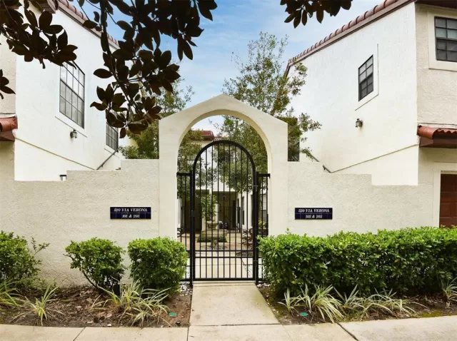 MLS: O6089146 Condo For Sale