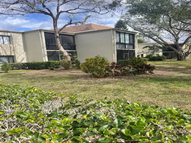 MLS: O6089453 Condo For Sale