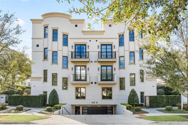 MLS: O6089598 Condo For Sale