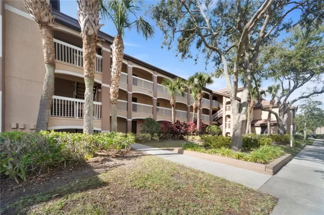 MLS: O6089920 Condo For Sale