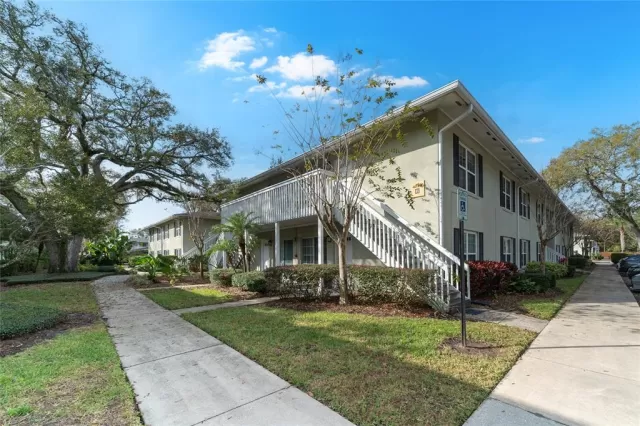 MLS: O6090296 Condo For Sale