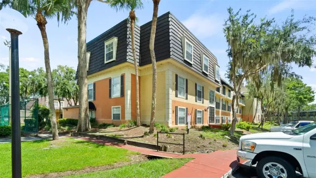 MLS: O6090321 Condo For Sale