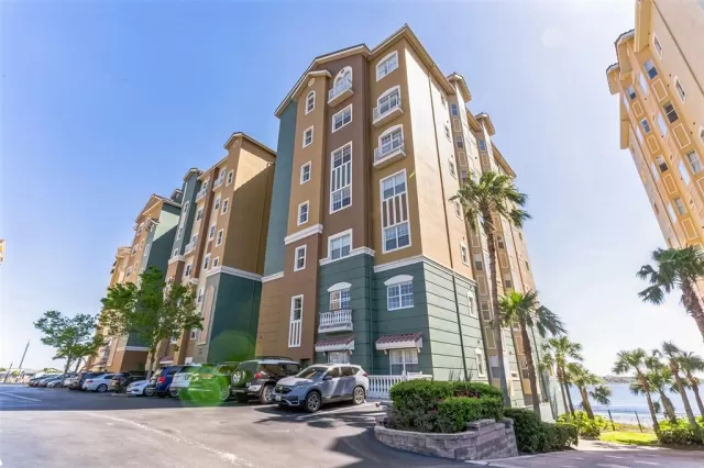 MLS: O6091750 Condo For Sale