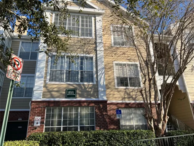 MLS: O6091781 Condo For Sale