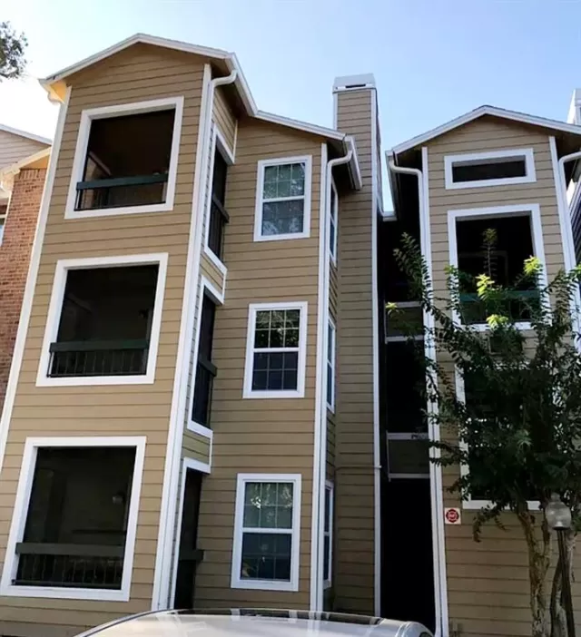 MLS: O6092693 Condo For Sale