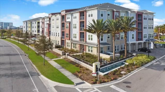 MLS: O6093141 Condo For Sale