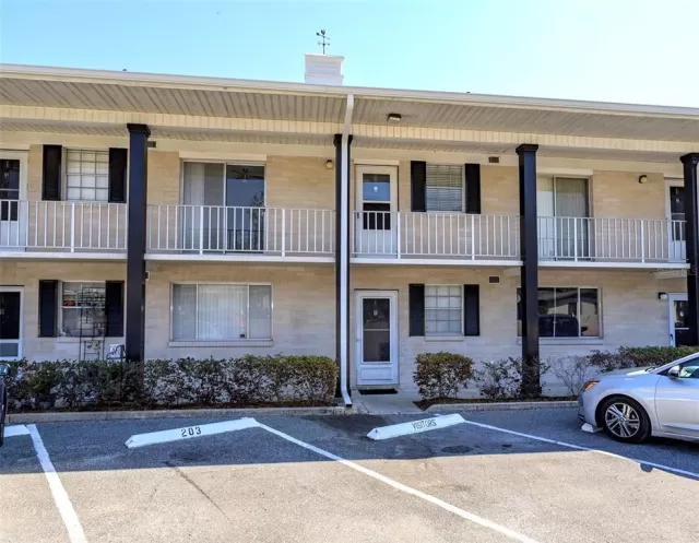 MLS: O6093897 Condo For Sale