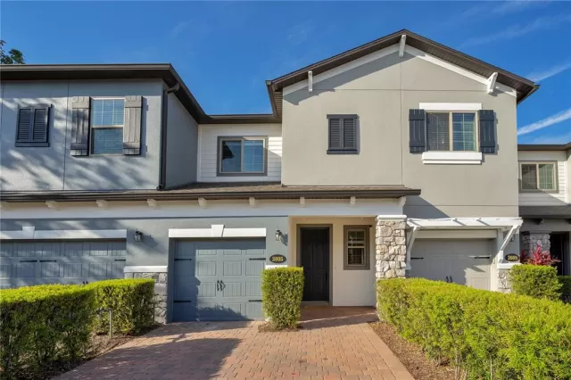 MLS: O6093941 Condo For Sale