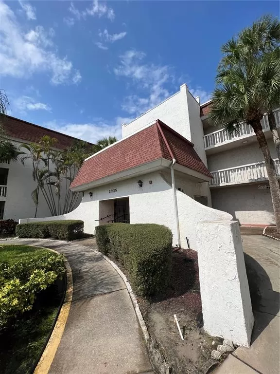 MLS: O6094839 Condo For Sale