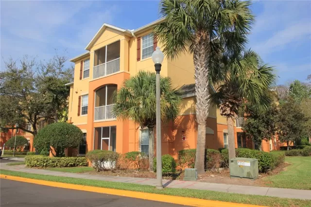 MLS: O6095054 Condo For Sale