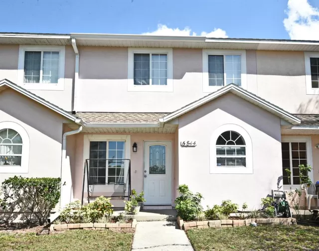 MLS: O6095198 Condo For Sale