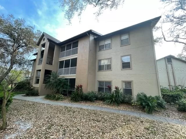 MLS: O6095275 Condo For Sale