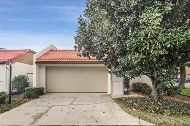 MLS: O6095667 Condo For Sale