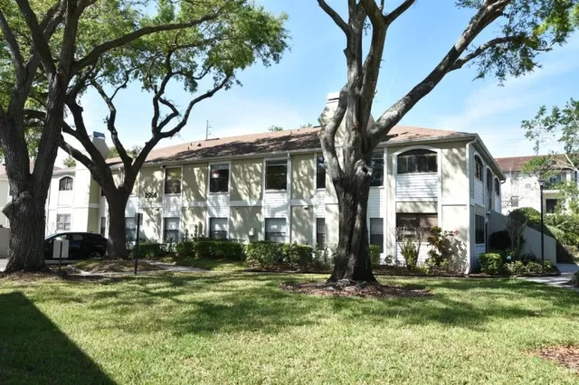 MLS: O6095906 Condo For Sale