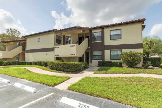 MLS: O6095941 Condo For Sale