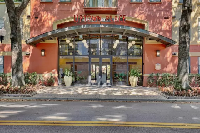 MLS: O6096967 Condo For Sale