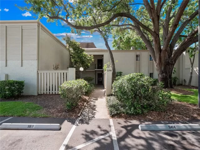 MLS: O6097832 Condo For Sale