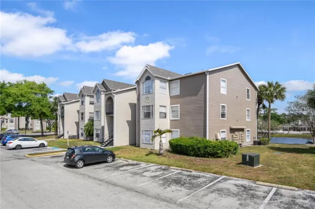 MLS: O6098304 Condo For Sale