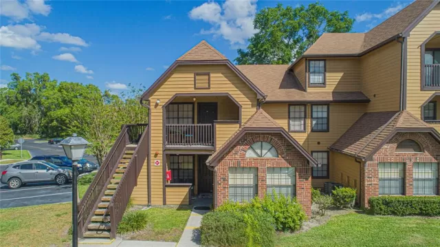 MLS: O6098577 Condo For Sale