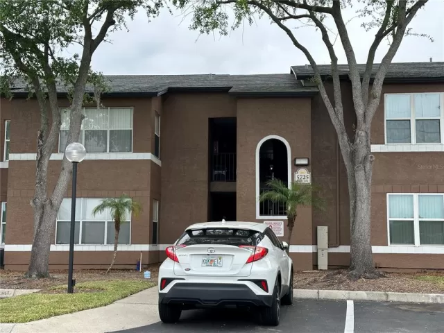 MLS: O6098593 Condo For Sale