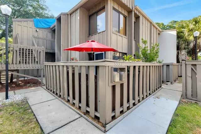 MLS: O6098894 Condo For Sale