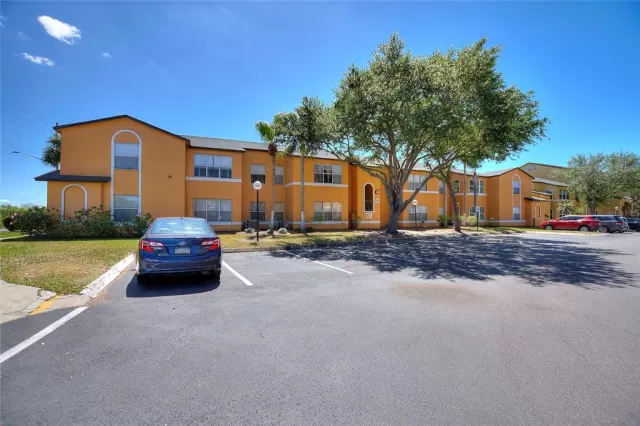 MLS: O6099158 Condo For Sale