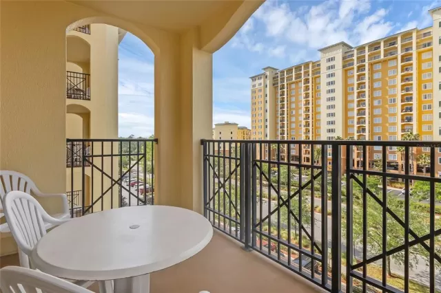 MLS: O6099493 Condo For Sale