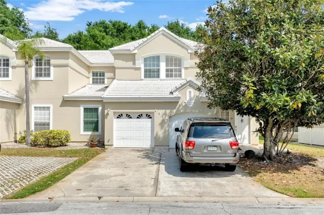 MLS: O6100940 Condo For Sale