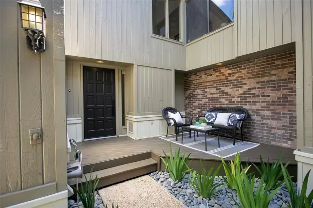 MLS: O6100941 Condo For Sale