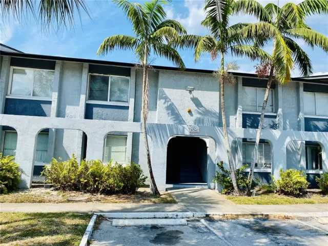 MLS: O6101658 Condo For Sale