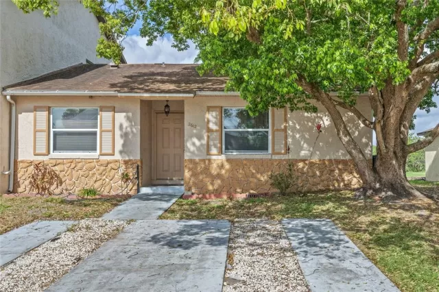 MLS: O6102079 Condo For Sale