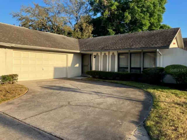 MLS: O6103594 Condo For Sale