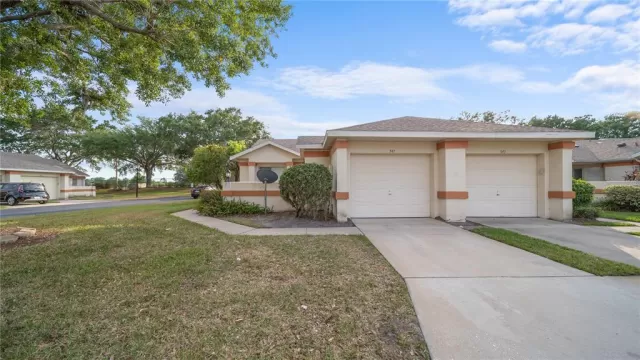 MLS: O6105612 Condo For Sale