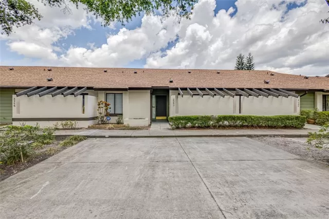 MLS: O6105646 Condo For Sale