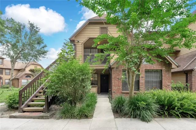 MLS: O6108840 Condo For Sale