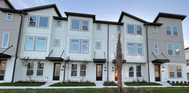 MLS: O6109267 Condo For Sale