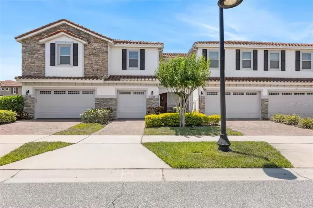 MLS: O6110924 Condo For Sale