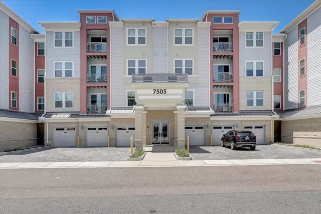 MLS: O6111415 Condo For Sale