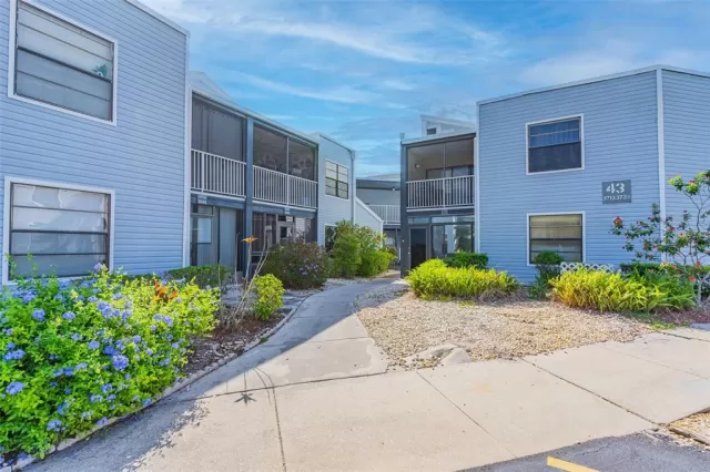 MLS: O6111998 Condo For Sale