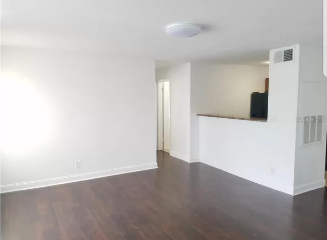 MLS: O6112033 Condo For Sale