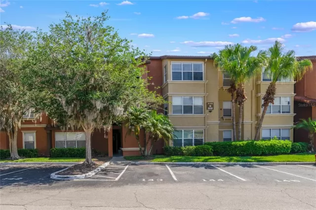 MLS: O6112395 Condo For Sale