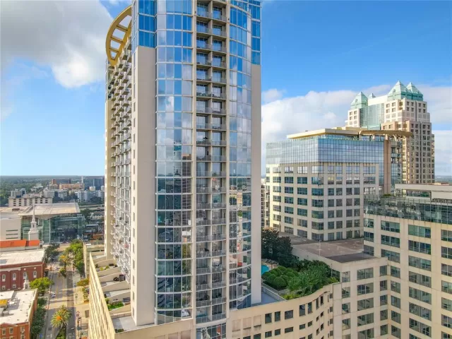 MLS: O6112418 Condo For Sale