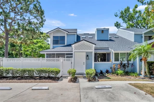 MLS: O6112702 Condo For Sale