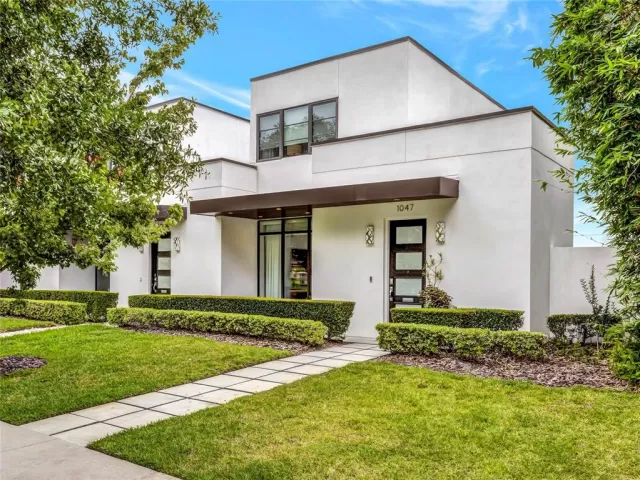 MLS: O6113323 Condo For Sale