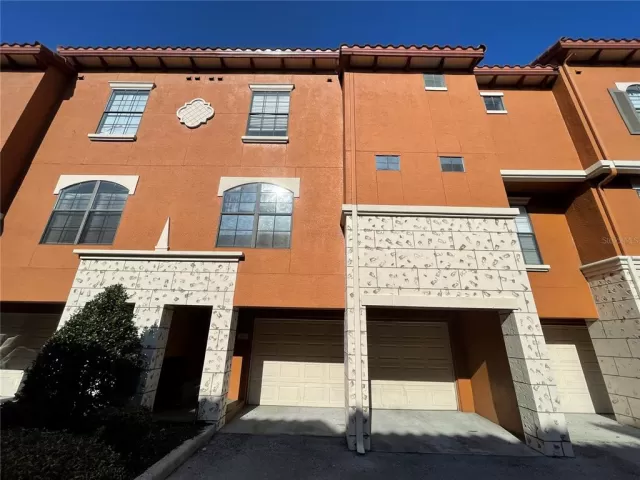 MLS: O6113615 Condo For Sale