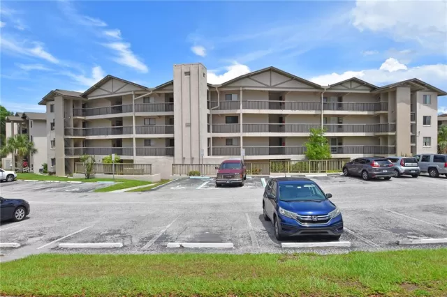 MLS: O6113620 Condo For Sale