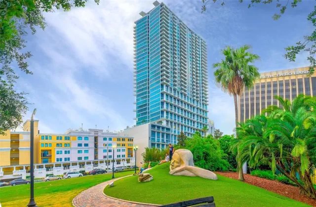 MLS: O6114366 Condo For Sale